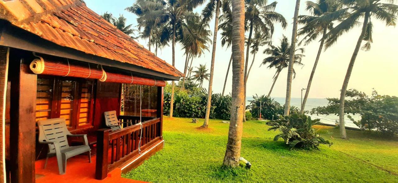 Blue Water Beach Resort Varkala Buitenkant foto