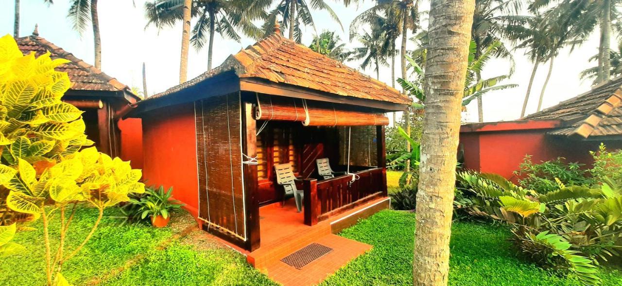 Blue Water Beach Resort Varkala Buitenkant foto