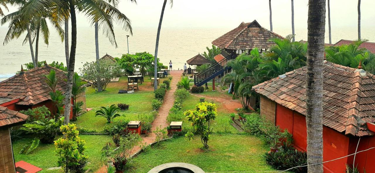 Blue Water Beach Resort Varkala Buitenkant foto