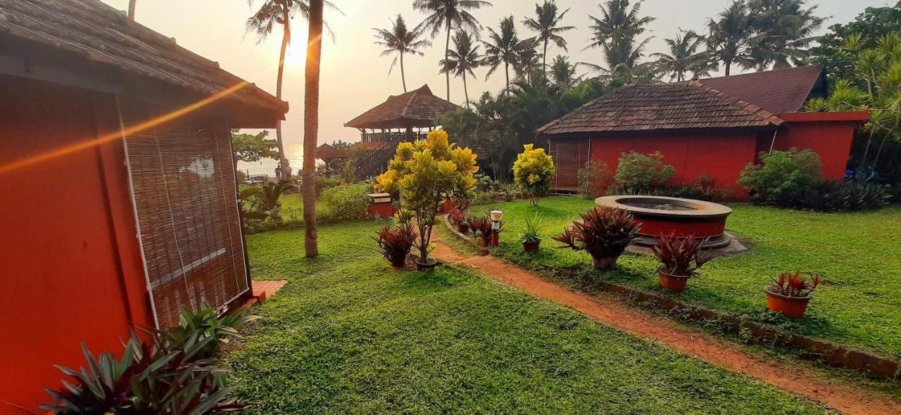 Blue Water Beach Resort Varkala Kamer foto