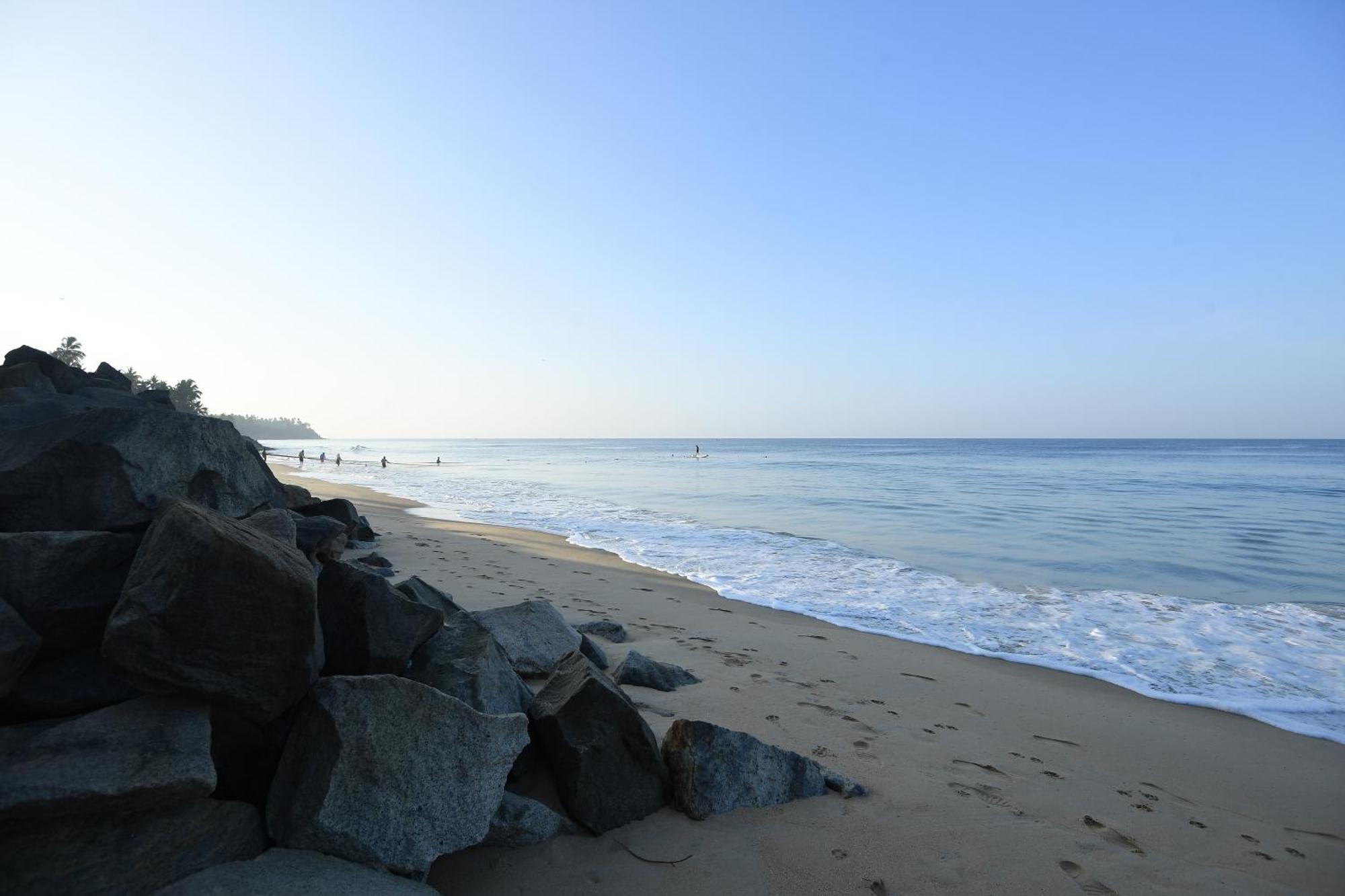 Blue Water Beach Resort Varkala Buitenkant foto