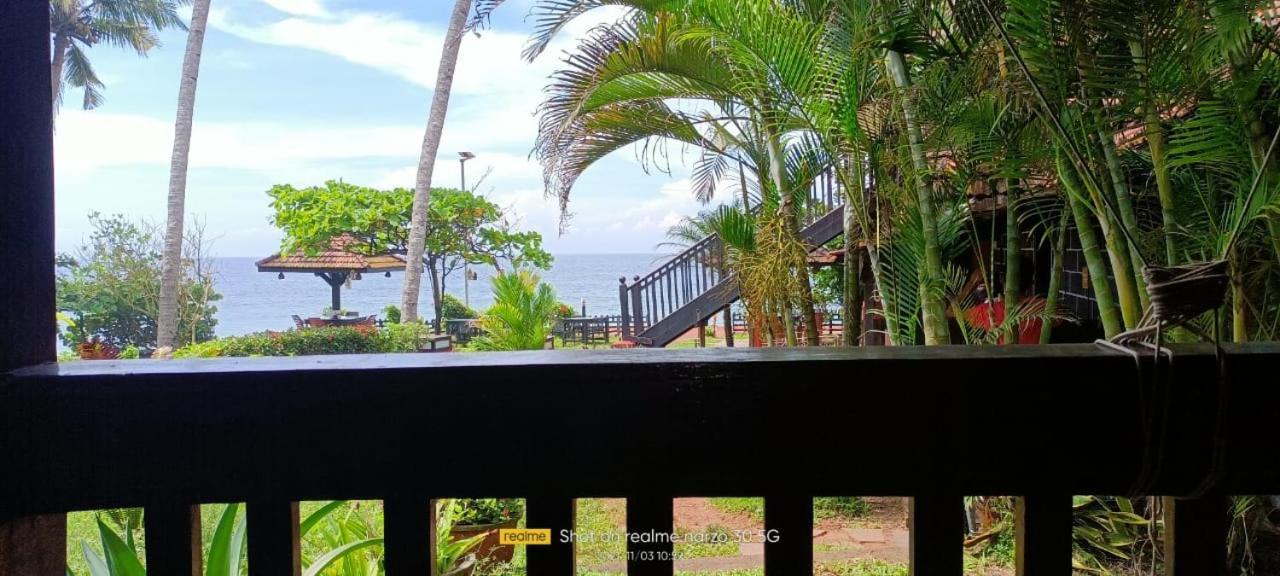 Blue Water Beach Resort Varkala Kamer foto