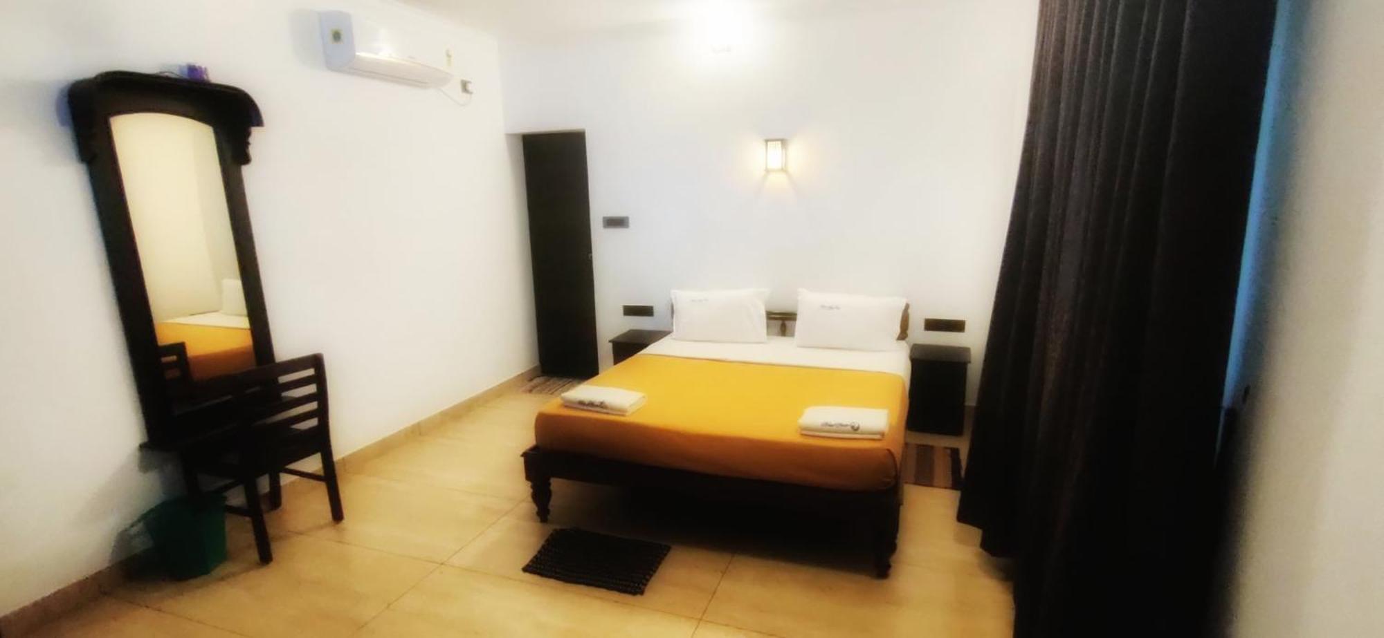 Blue Water Beach Resort Varkala Buitenkant foto