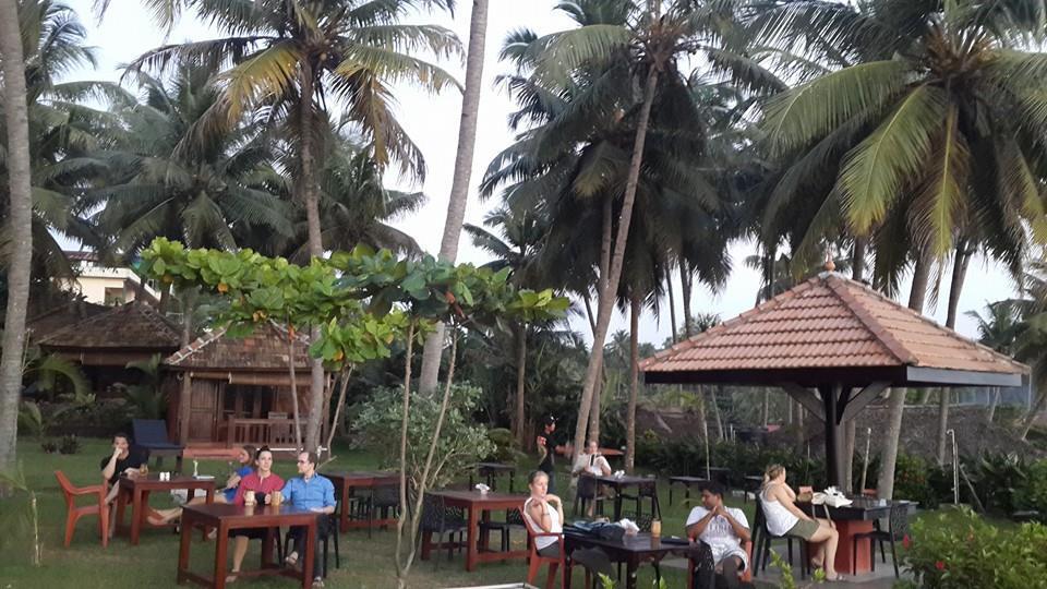 Blue Water Beach Resort Varkala Buitenkant foto