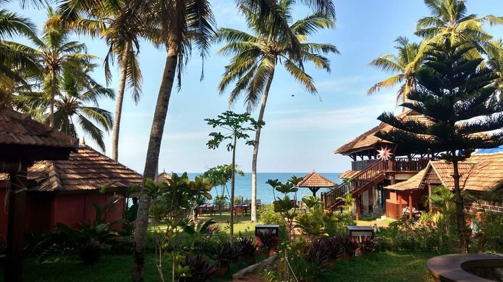 Blue Water Beach Resort Varkala Buitenkant foto