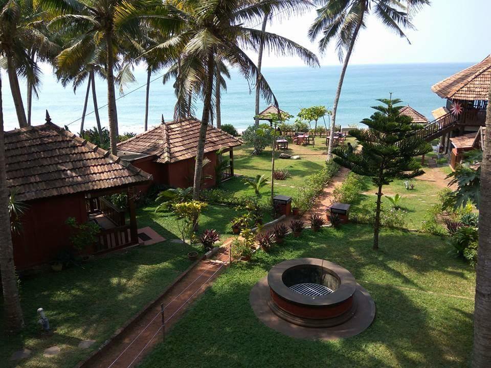 Blue Water Beach Resort Varkala Buitenkant foto