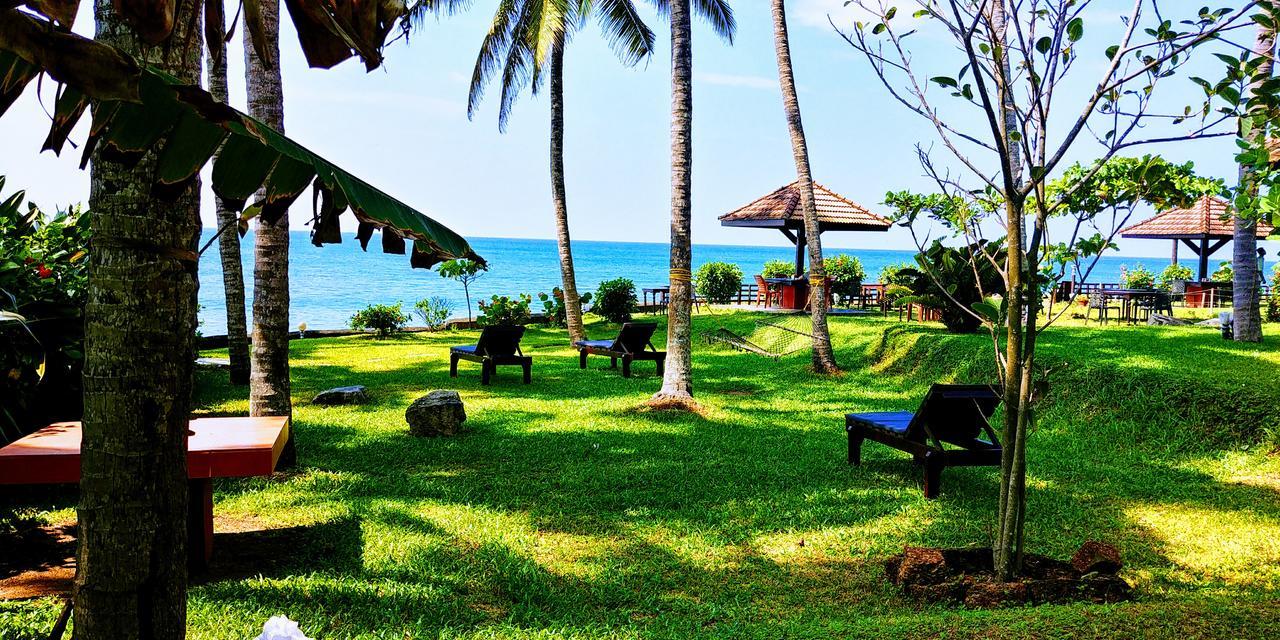 Blue Water Beach Resort Varkala Buitenkant foto